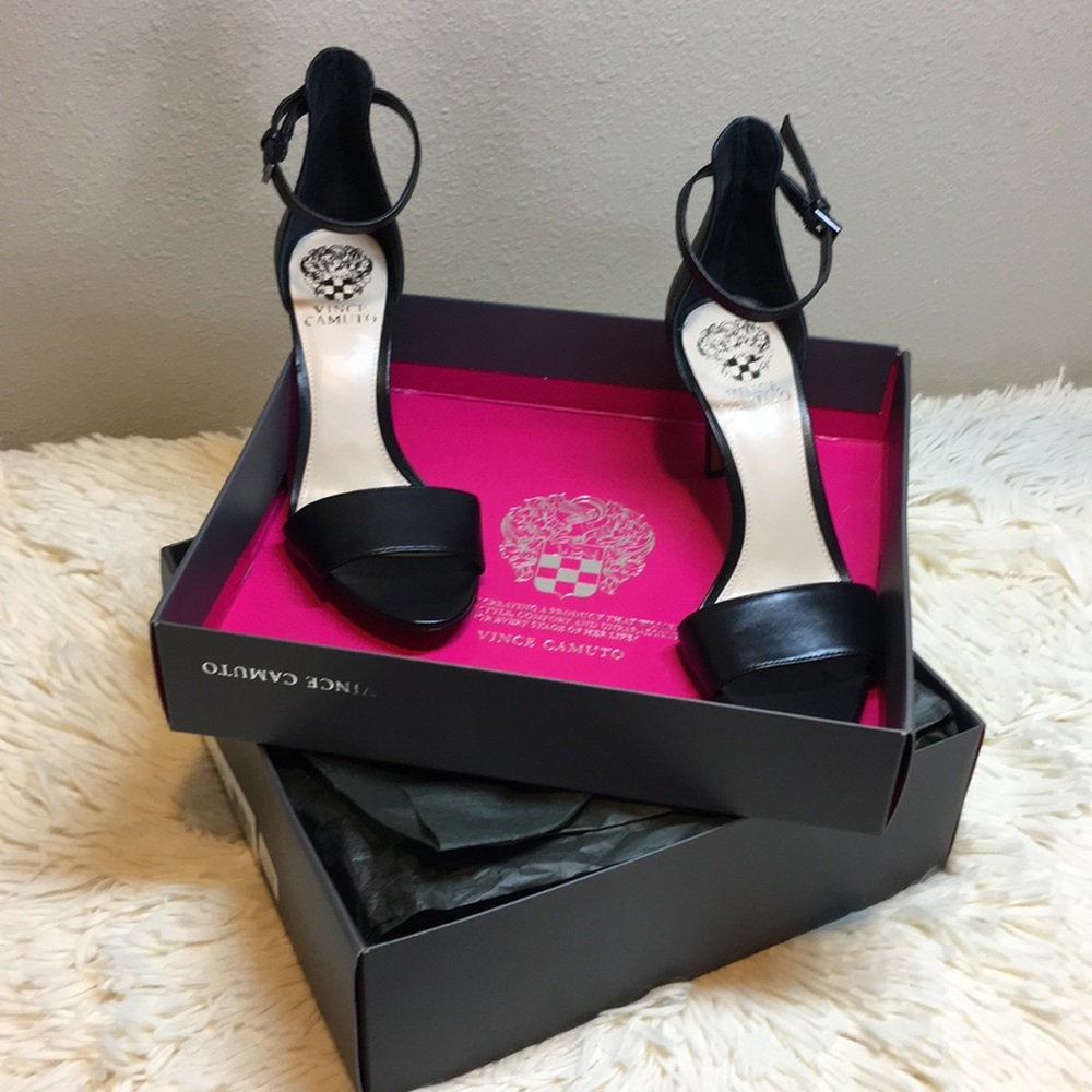 Vince Camuto sexy high heel sandles